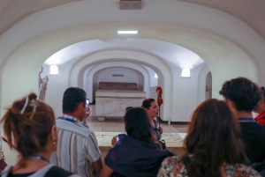 ローマ：サン・ピエトロ大聖堂、墓所ツアー＆ドーム登頂オプション