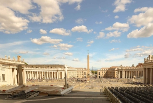 ローマ：サン・ピエトロ大聖堂、墓所ツアー＆ドーム登頂オプション