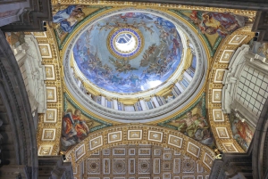 ローマ：サン・ピエトロ大聖堂、墓所ツアー＆ドーム登頂オプション