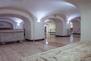 ローマ：サン・ピエトロ大聖堂、墓所ツアー＆ドーム登頂オプション