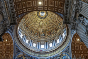 ローマ：サン・ピエトロ大聖堂、墓所ツアー＆ドーム登頂オプション