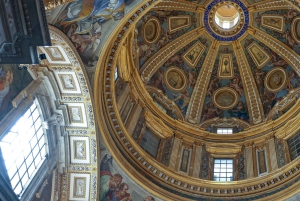 ローマ：サン・ピエトロ大聖堂、墓所ツアー＆ドーム登頂オプション