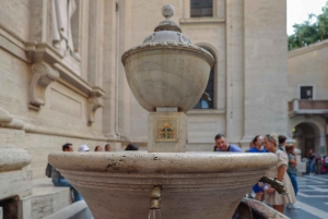 ローマ：サン・ピエトロ大聖堂、墓所ツアー＆ドーム登頂オプション