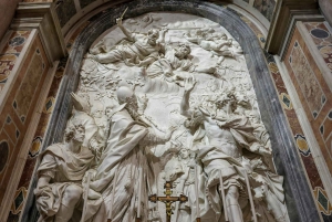 ローマ：サン・ピエトロ大聖堂、墓所ツアー＆ドーム登頂オプション