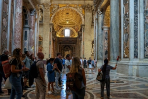 ローマ：サン・ピエトロ大聖堂、墓所ツアー＆ドーム登頂オプション