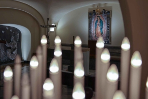 ローマ：サン・ピエトロ大聖堂、墓所ツアー＆ドーム登頂オプション