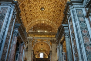 ローマ：サン・ピエトロ大聖堂、墓所ツアー＆ドーム登頂オプション