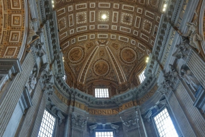 ローマ：サン・ピエトロ大聖堂、墓所ツアー＆ドーム登頂オプション