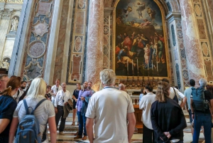 ローマ：サン・ピエトロ大聖堂、墓所ツアー＆ドーム登頂オプション