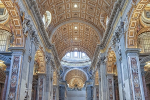 ローマ：サン・ピエトロ大聖堂、墓所ツアー＆ドーム登頂オプション