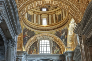 ローマ：サン・ピエトロ大聖堂、墓所ツアー＆ドーム登頂オプション