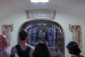 Рим: Базилика Святого Петра, Ла Пьета и папские гробницы Тур