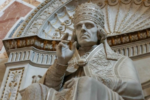 Рим: Базилика Святого Петра, Ла Пьета и папские гробницы Тур