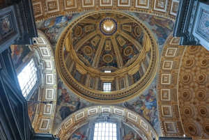 Рим: Базилика Святого Петра, Ла Пьета и папские гробницы Тур