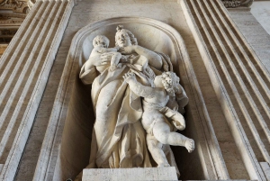 Рим: Базилика Святого Петра, Ла Пьета и папские гробницы Тур