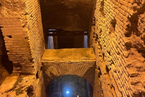 ローマ：トレビの泉地区地下ツアーとアイスクリーム