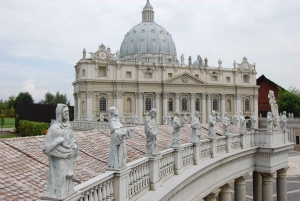 Rome: Vatican Museums Fast Entry Ticket with Guide Option