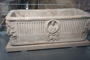 Roma: tour guiado por la Necrópolis Vaticana y la Vía Triunfal