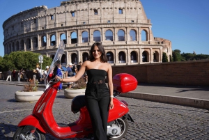 Rzym: przejażdżka skuterem Vespa z fotografiami i degustacją słodyczy