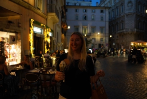 Rzym: przejażdżka skuterem Vespa z fotografiami i degustacją słodyczy