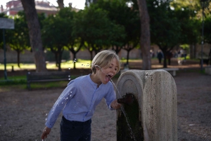 Rzym: przejażdżka skuterem Vespa z fotografiami i degustacją słodyczy