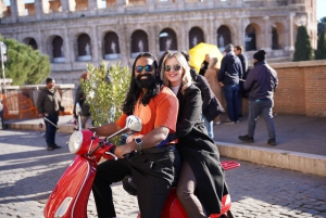 Rzym: przejażdżka skuterem Vespa z fotografiami i degustacją słodyczy