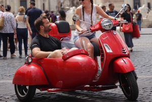 Tour di Roma in Vespa con sidecar: esperienza panoramica di 90 minuti