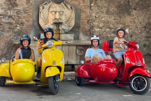 Tour di Roma in Vespa con sidecar: esperienza panoramica di 90 minuti