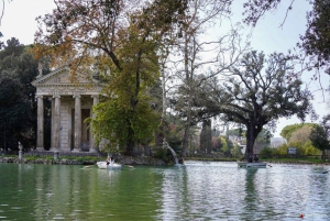 ROME: Villa Borghese Lake tour by boat with independent rowing + aperitif