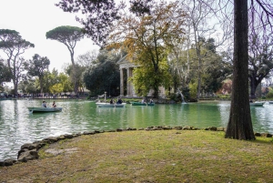 ROME: Villa Borghese Lake tour by boat with independent rowing + aperitif