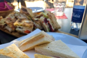 ROME: Villa Borghese Lake tour by boat with independent rowing + aperitif