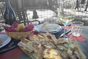 ROME: Villa Borghese Lake tour by boat with independent rowing + aperitif