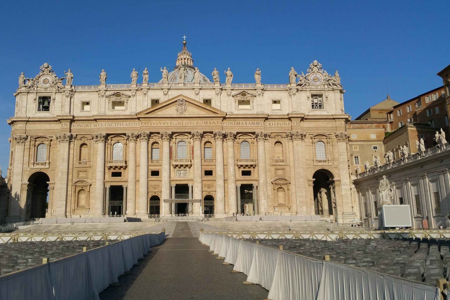 サン・ピエトロ大聖堂：音声ガイドと事前予約済みのチケットをご利用ください