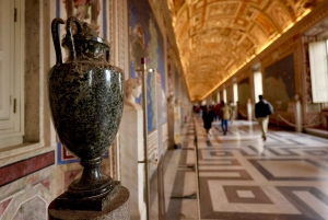 バチカン美術館、システィーナ礼拝堂、サンピエトロ大聖堂のツアーをご案内いたします。