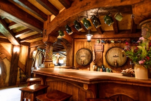 Auckland: Hobbiton og Rotorua dagstur inkludert Te Puia