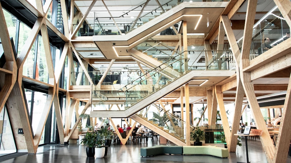 Eastwood presso la sede di Scion