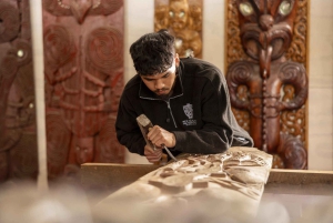 Te Puia: wycieczka 1-dniowa z przewodnikiem Te Rā + występ kulturalny Haka