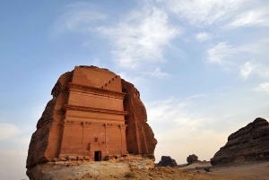 AlUla: Hegra, Dadan, and Ikmah Highlights Tour