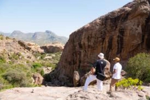 Asir: ruta de senderismo guiada por las montañas de Sarawat