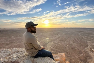 Edge of The World Riyadh, kamelritt, besøk i flaggermusgrotten og middag