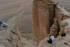 Edge of The World Riyadh, kamelritt, besøk i flaggermusgrotten og middag