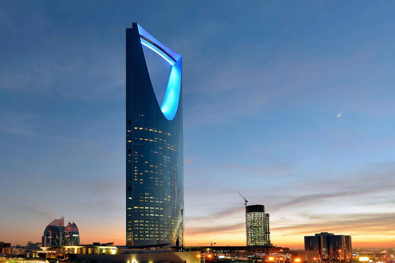 Medio día VIP en Riad: Almasmak, Museo Nacional y Torre del Reino