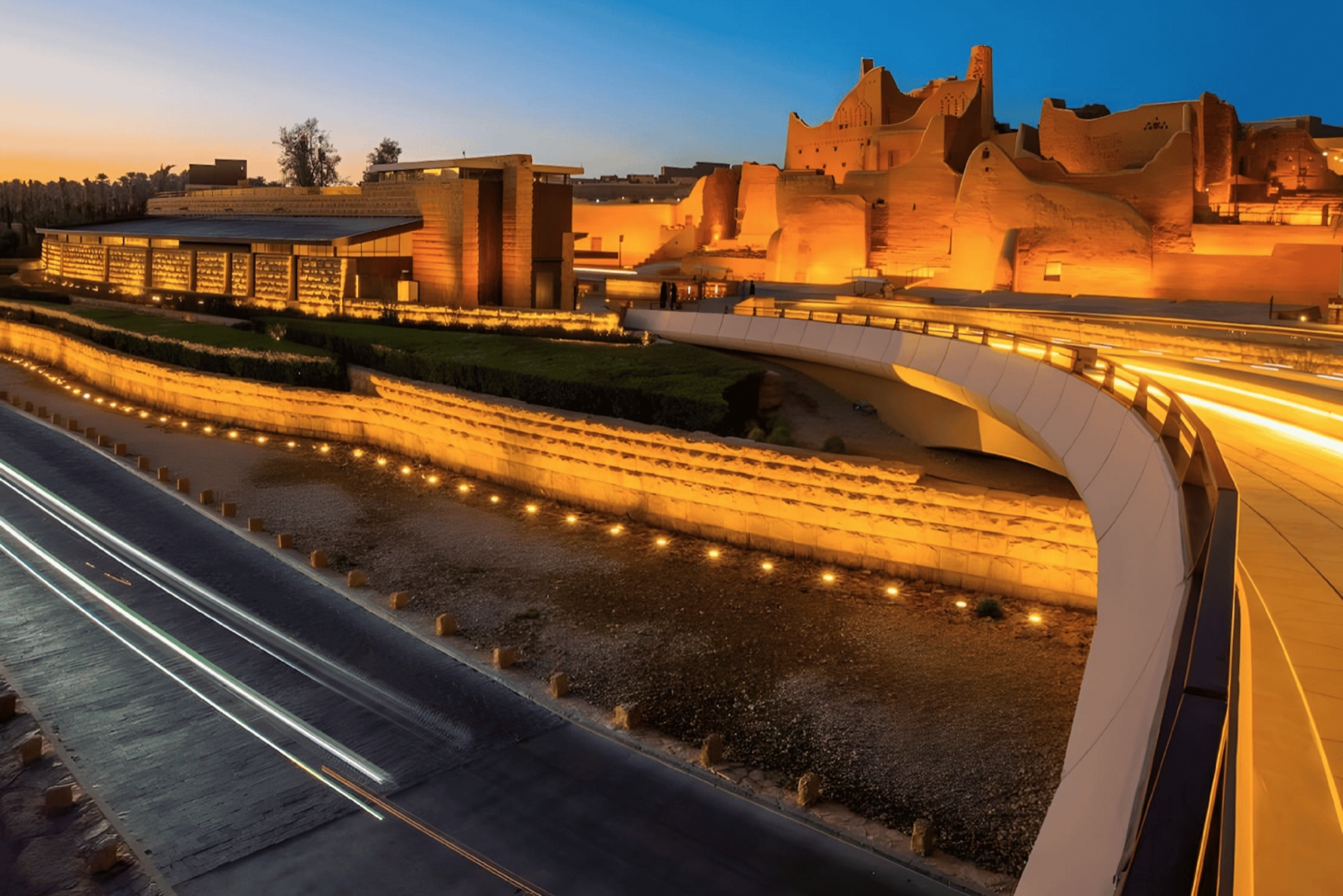 VIPリヤド半日ツアー：ディリヤ、シャムラートアートセンター、JAX、KAFD