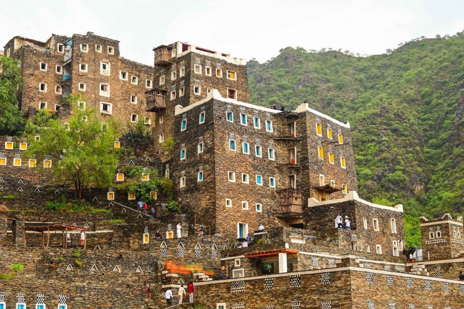 Byrundtur i Abha og Rijal Almaa