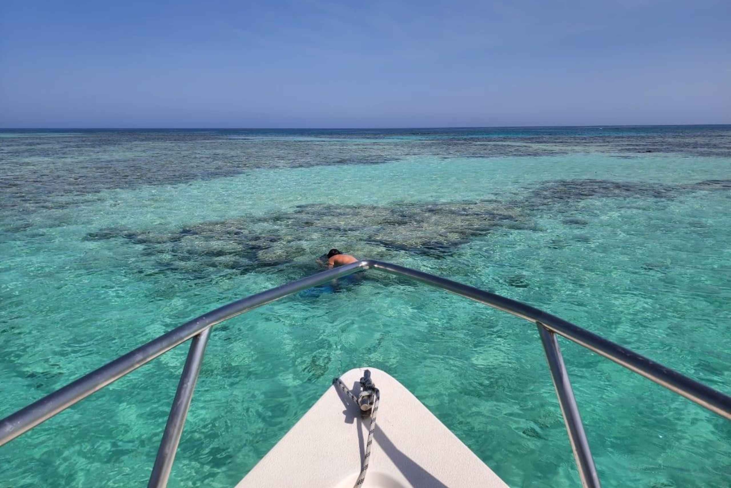 Jeddah : Excursion en bateau de plaisance à Bayada avec plongée en apnée