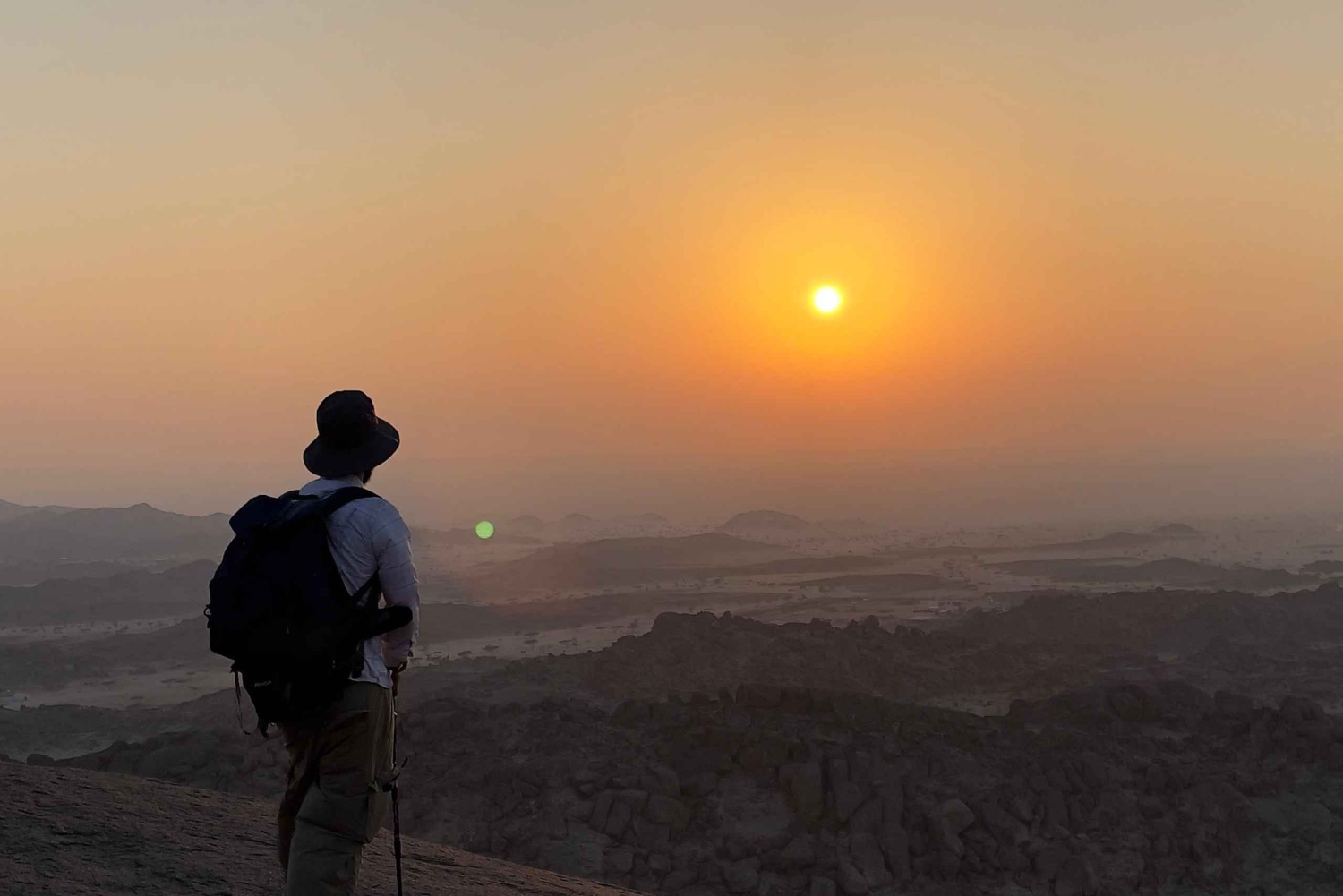 ジェッダ：ムーンマウンテン ガイド付きハイキングツアー（軽食付き）