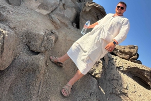 Jeddah: Moon Mountain Hiking and Sunset Yoga