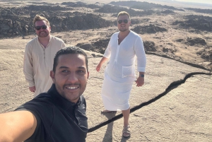 Jeddah: Moon Mountain Hiking and Sunset Yoga