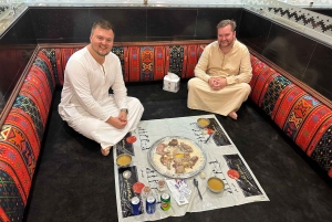 Jeddah: Moon Mountain Hiking and Sunset Yoga