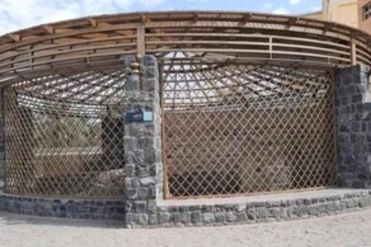 Madinah: Seerah Landmarks Tour with Guide and Transfers